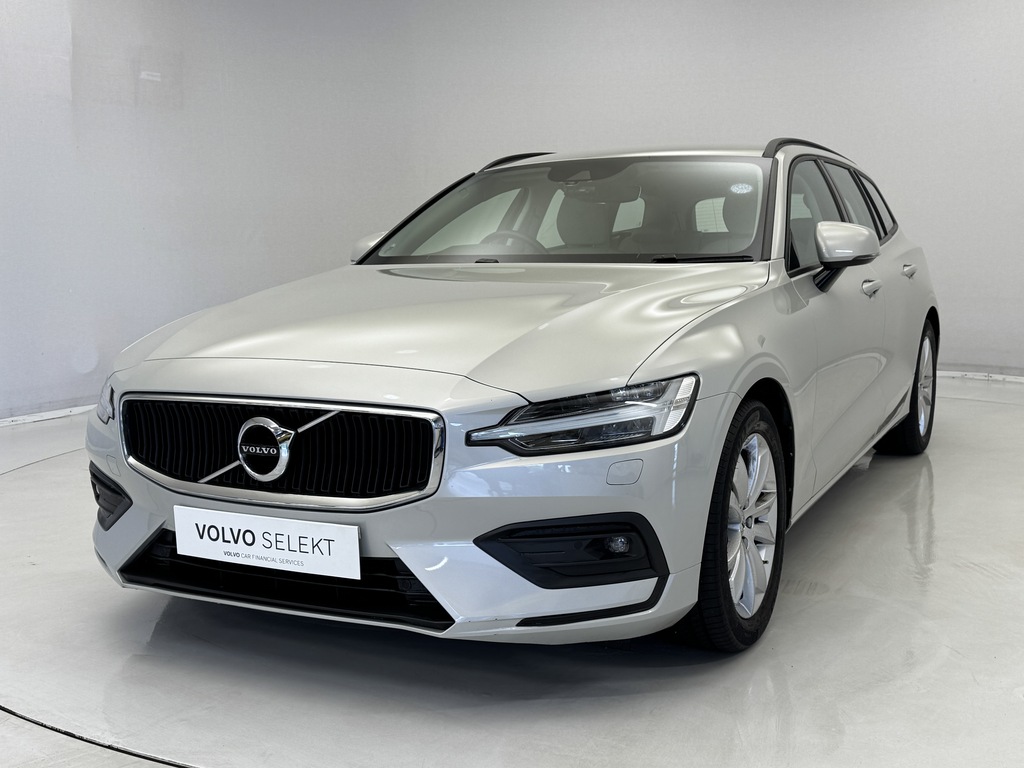 Volvo V60 2.0 D3 Momentum Pro Gold #4