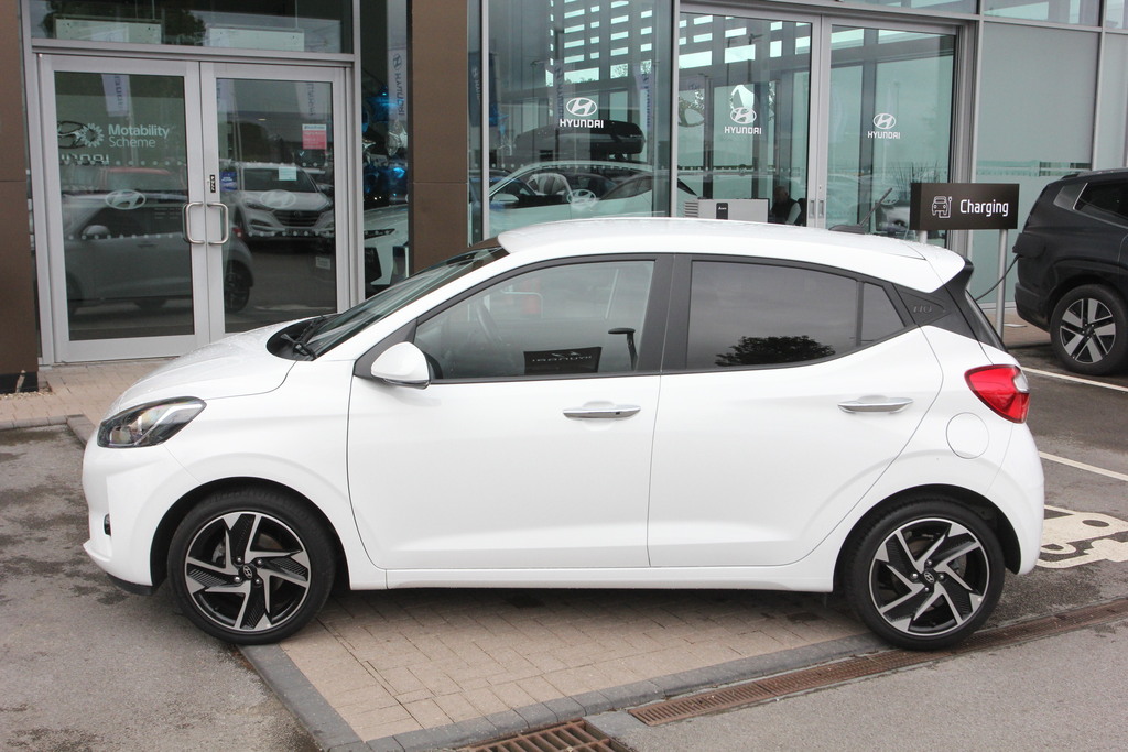 Hyundai I10 1.0 63 Premium Nav DG25CBU White #6