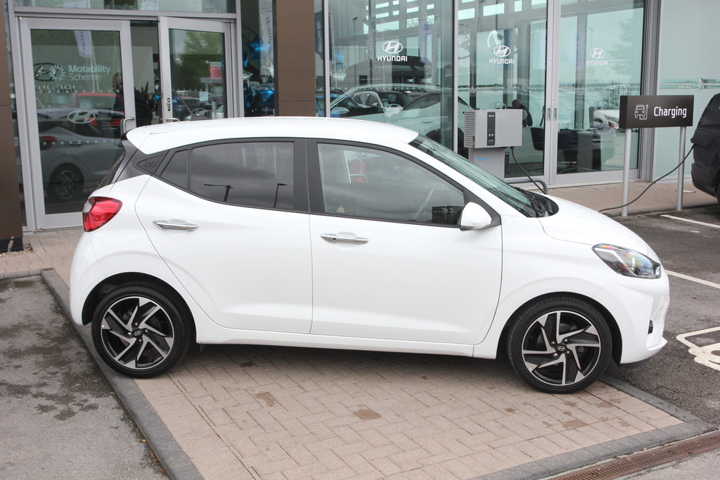Hyundai I10 1.0 63 Premium Nav DG25CBU White #5