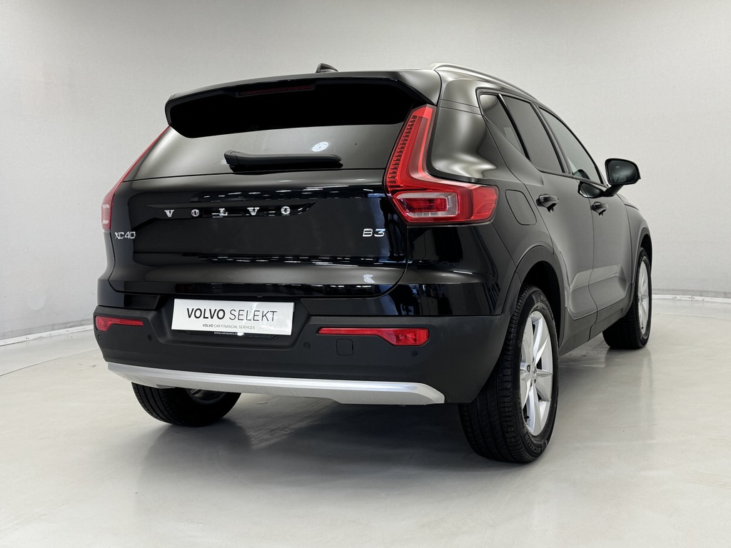 Volvo XC40 2.0 B3p Core RJ25FYS Black #6