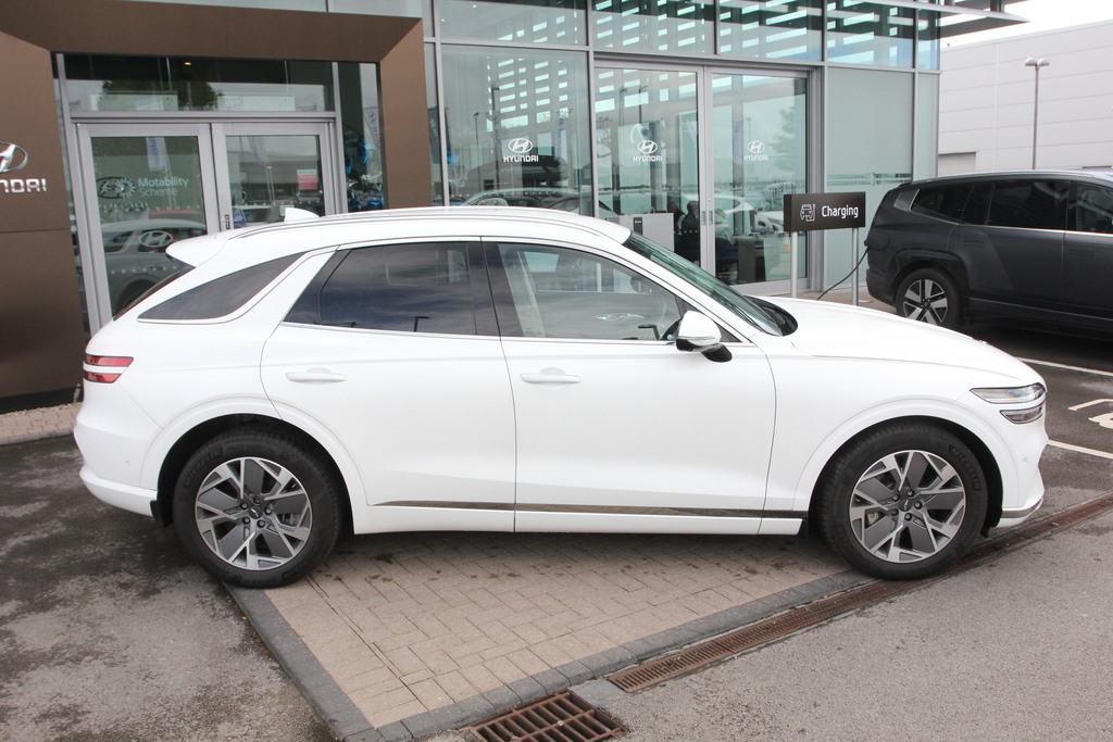 Genesis GV70 360Kw Sport 77Kwh Awd White #5