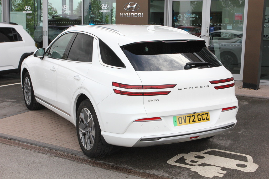 Genesis GV70 360Kw Sport 77Kwh Awd White #3