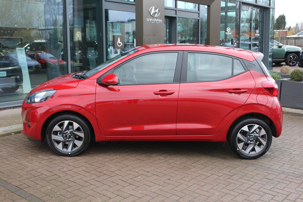 Hyundai I10 1.0 63 Advance Nav MV75XDO Red #5