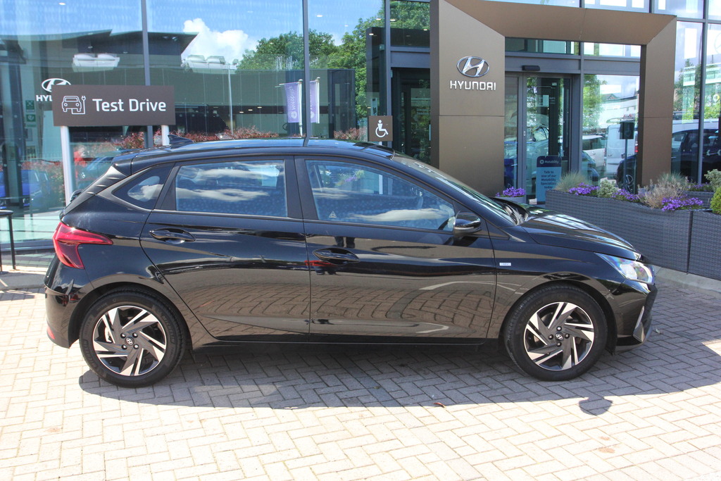 Hyundai I20 1.0T Gdi 48V Mhd Se Connect MM22OTA Black #6