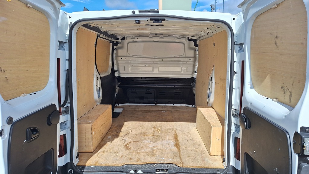 Renault Trafic Sl28 Blue Dci 130 Business Van YC73PDO White #6
