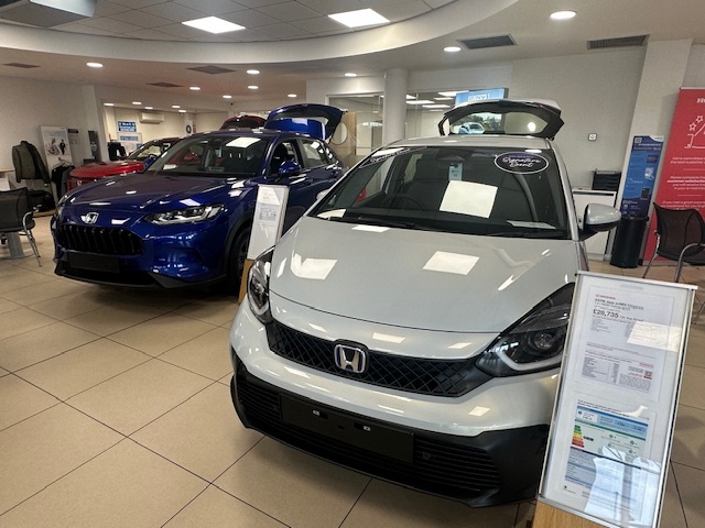 Honda Jazz 1.5 I-mmd Hybrid Elegance Ecvt MX75ZPM Red #2