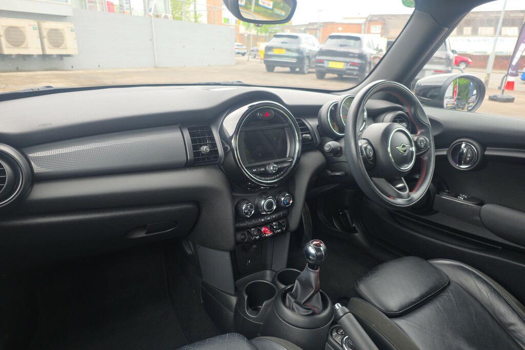 Mini Hatch 1.5 Cooper Sport II Nav Pack YG69MJE Black #2