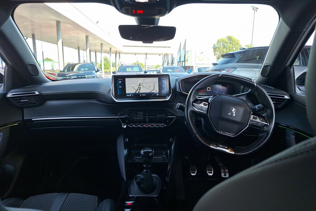 Peugeot 2008 1.2 Puretech 130 Gt Line VU69UYD White #3