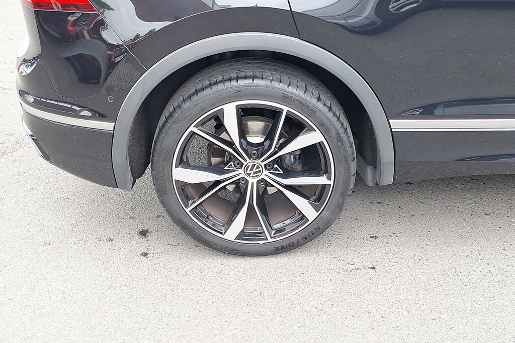 Volkswagen Tiguan 2.0 Tdi R-line Dsg DE23BFX Black #4