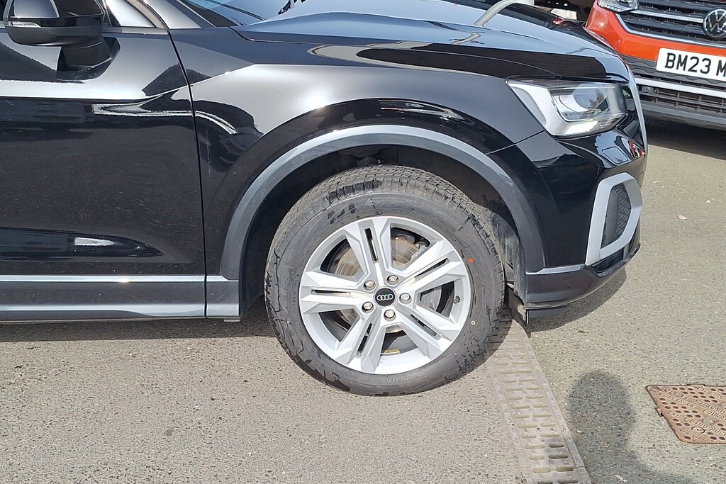 Audi Q2 30 Tfsi 116 Sport DH23LKM Black #4