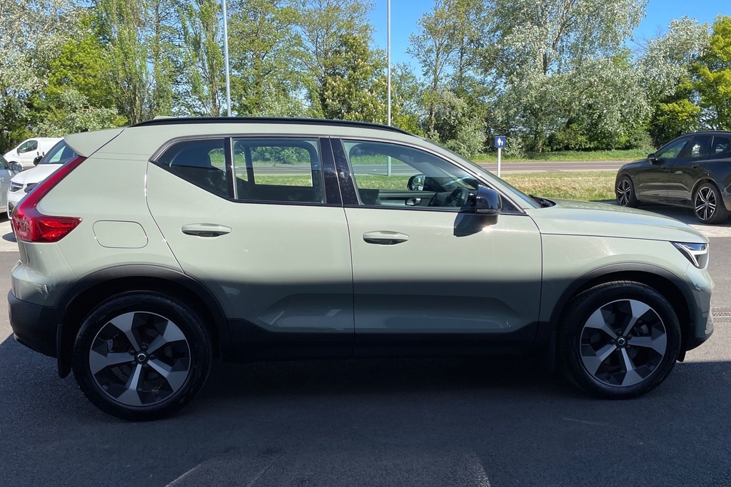 Volvo XC40 Plus Dark SL25YWT Green #4