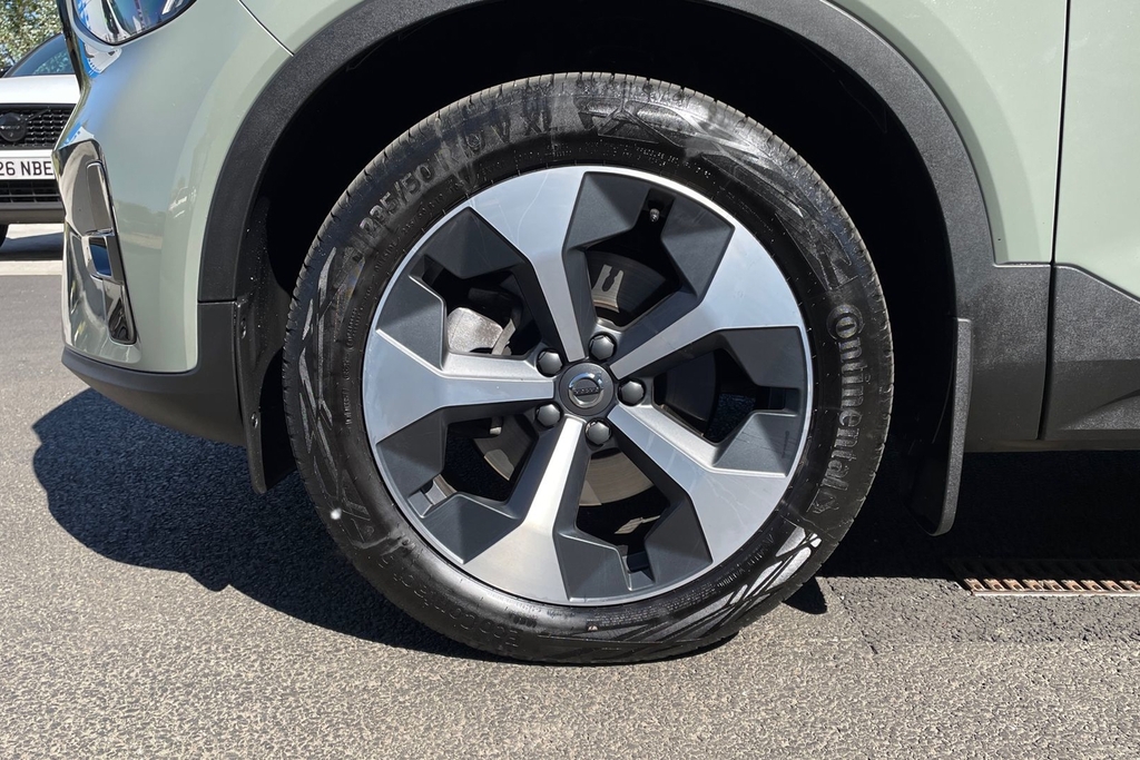 Volvo XC40 Plus Dark SL25YWT Green #5