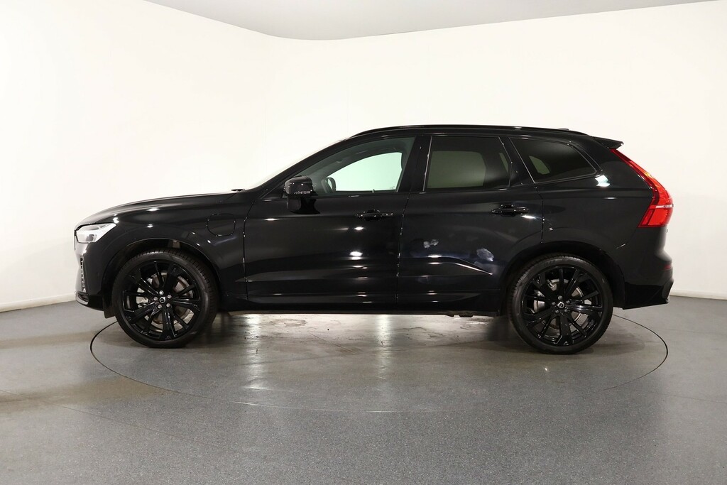 Volvo XC60 Plus Black Edition OX25HTA Black #4