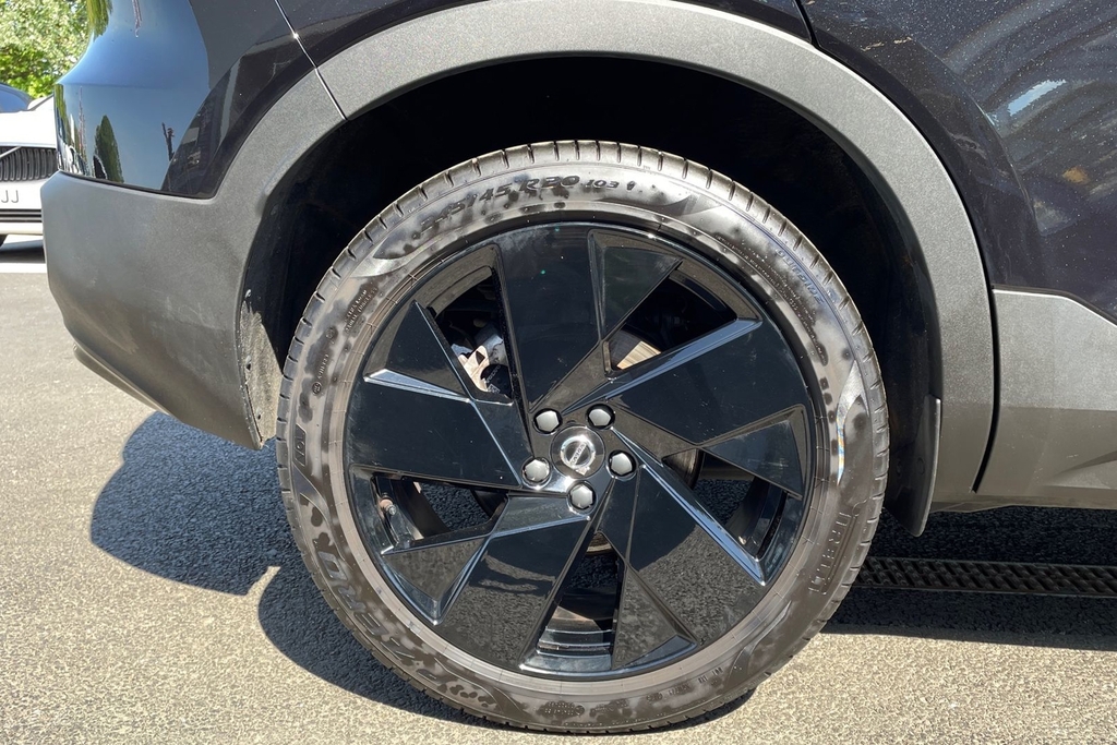 Volvo XC40 Plus Black Edition LR75KKH Black #5