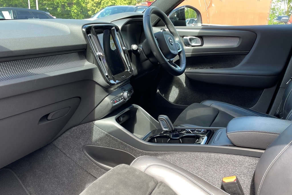 Volvo XC40 R-design DK71EVV Grey #2