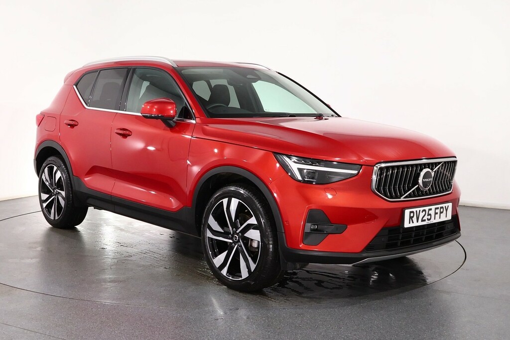 Volvo XC40 Ultra Bright Red
