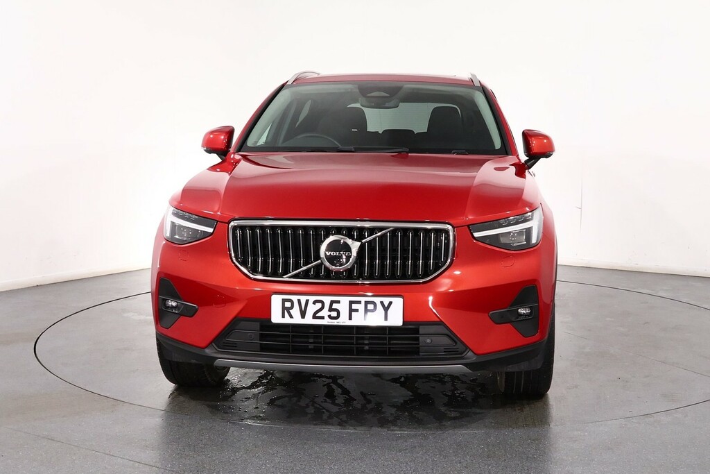 Volvo XC40 Ultra Bright RV25FPY Red #2