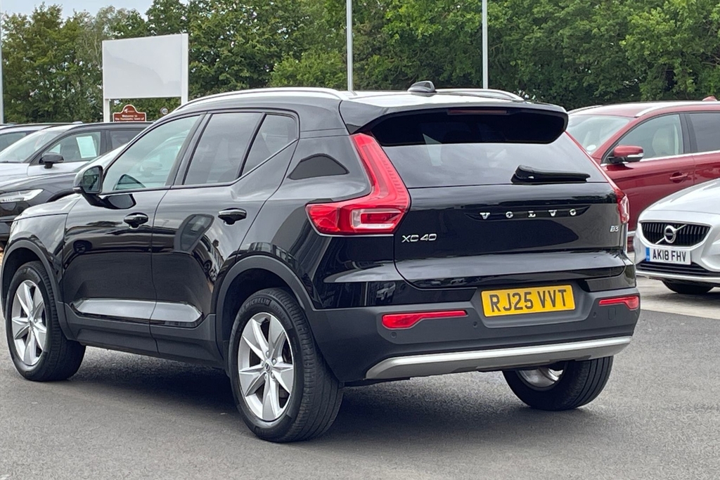 Volvo XC40 Core Black #3