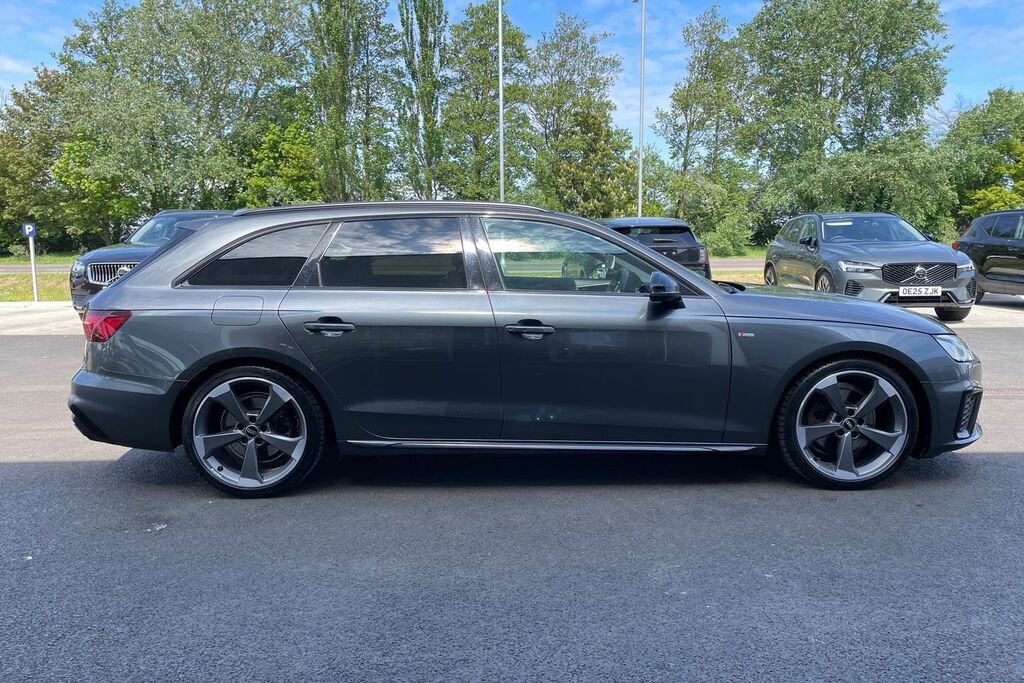 Audi A4 Avant Black Edition VO22MGZ Grey #4