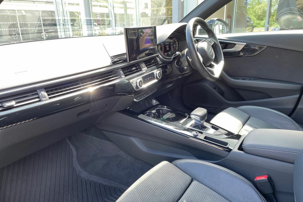 Audi A4 Avant Black Edition VO22MGZ Grey #2
