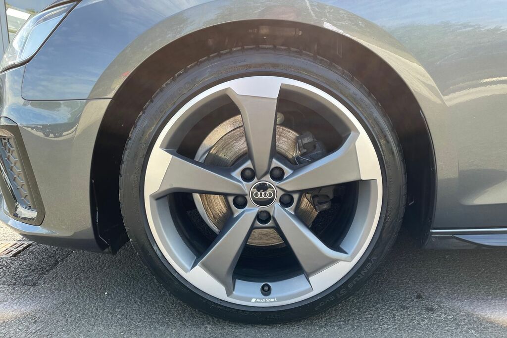 Audi A4 Avant Black Edition VO22MGZ Grey #5