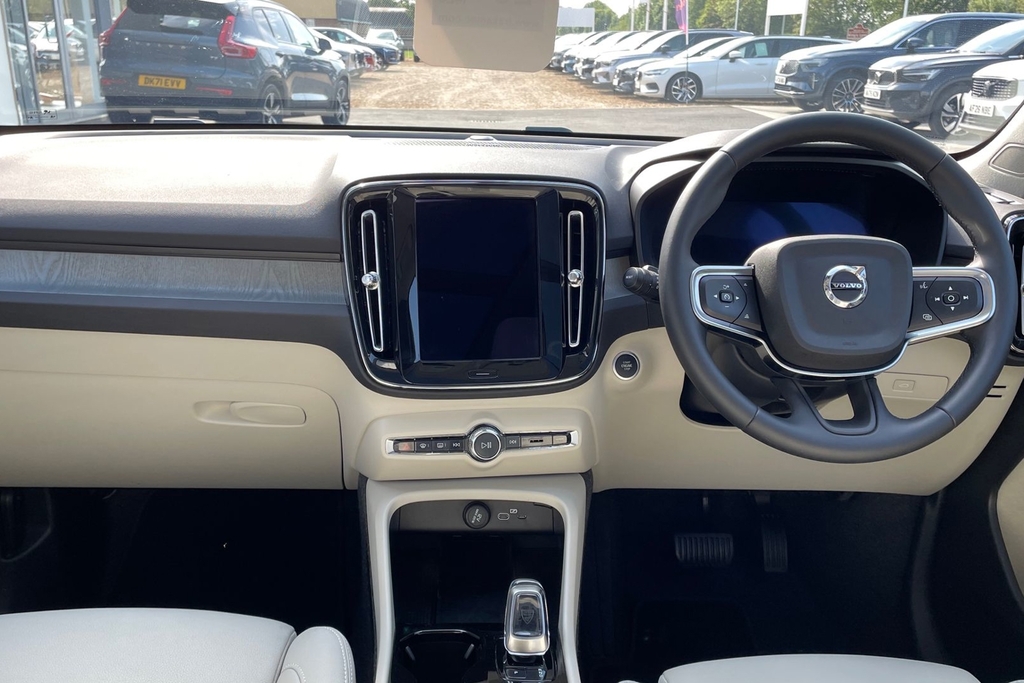 Volvo XC40 Ultra Bright OV75DAO Silver #6