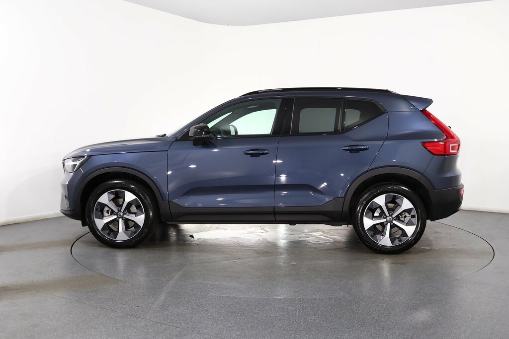 Volvo XC40 Plus Dark YL25AYT Blue #4