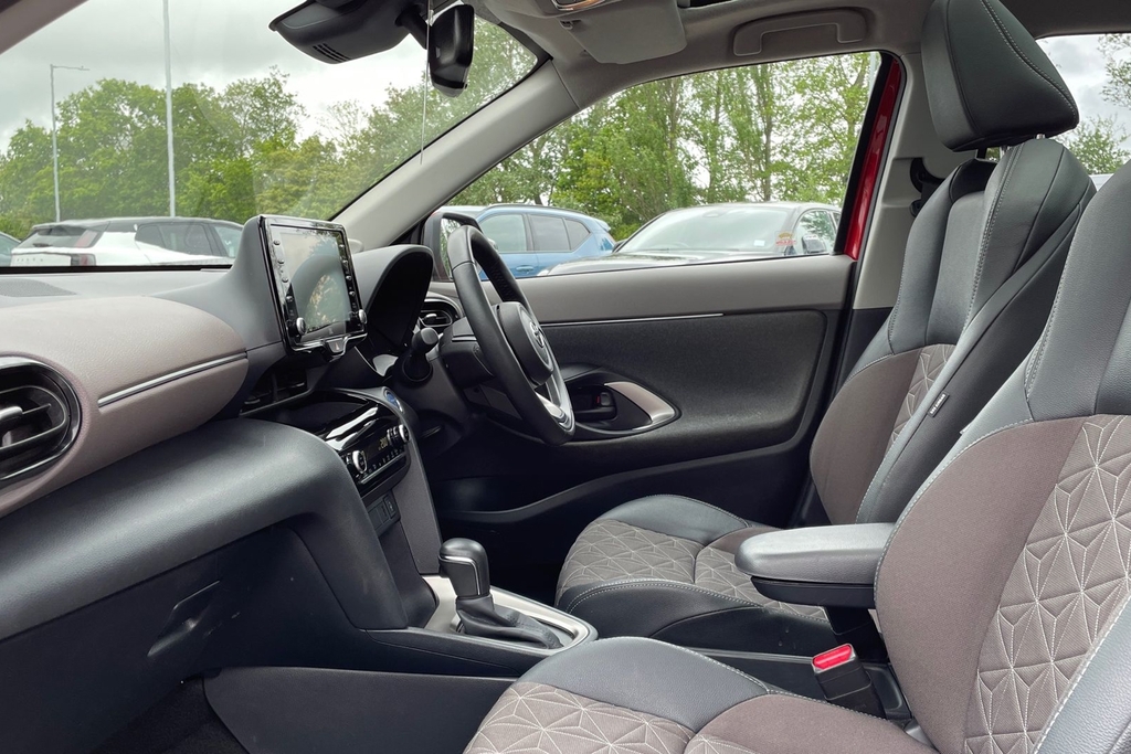 Toyota Yaris Cross Excel AF22NFC Red #2