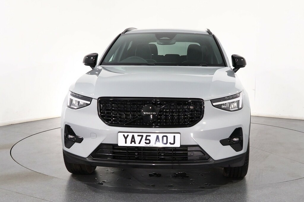 Volvo XC40 Plus Black Edition YA75AOJ Grey #2