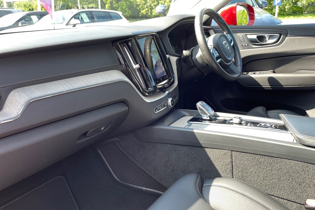 Volvo XC60 Inscription Red #2