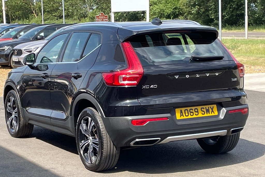 Volvo XC40 Inscription Pro AO69SWX Black #3