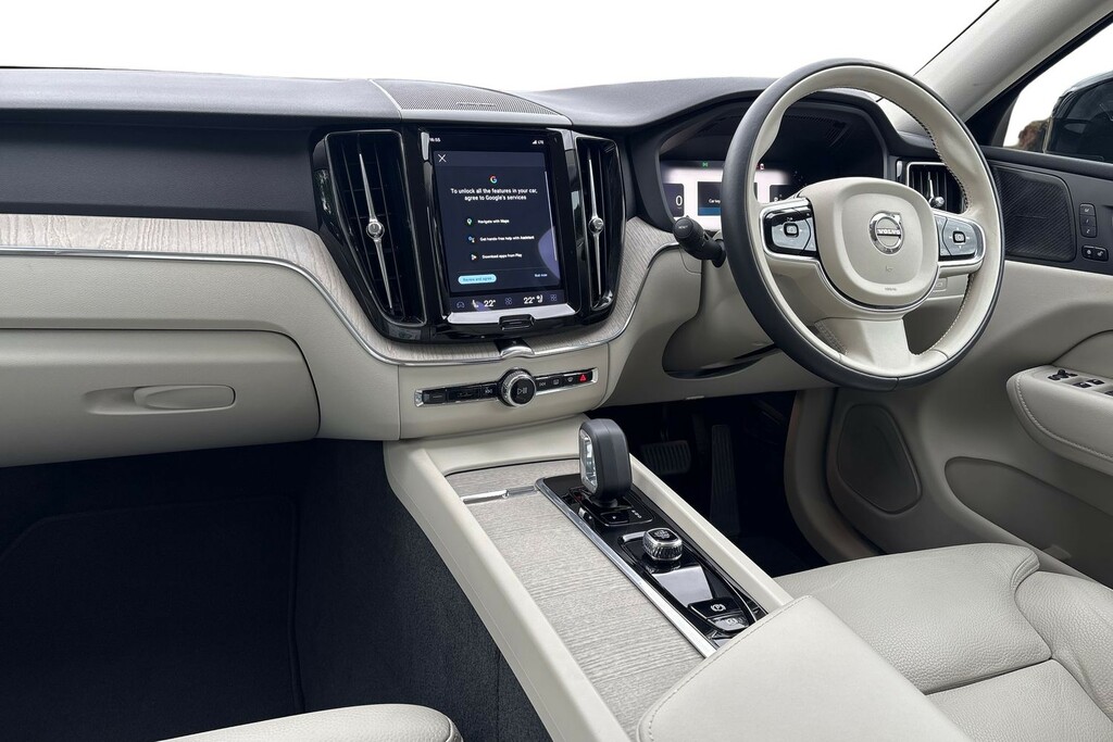 Volvo XC60 Plus Blue #2