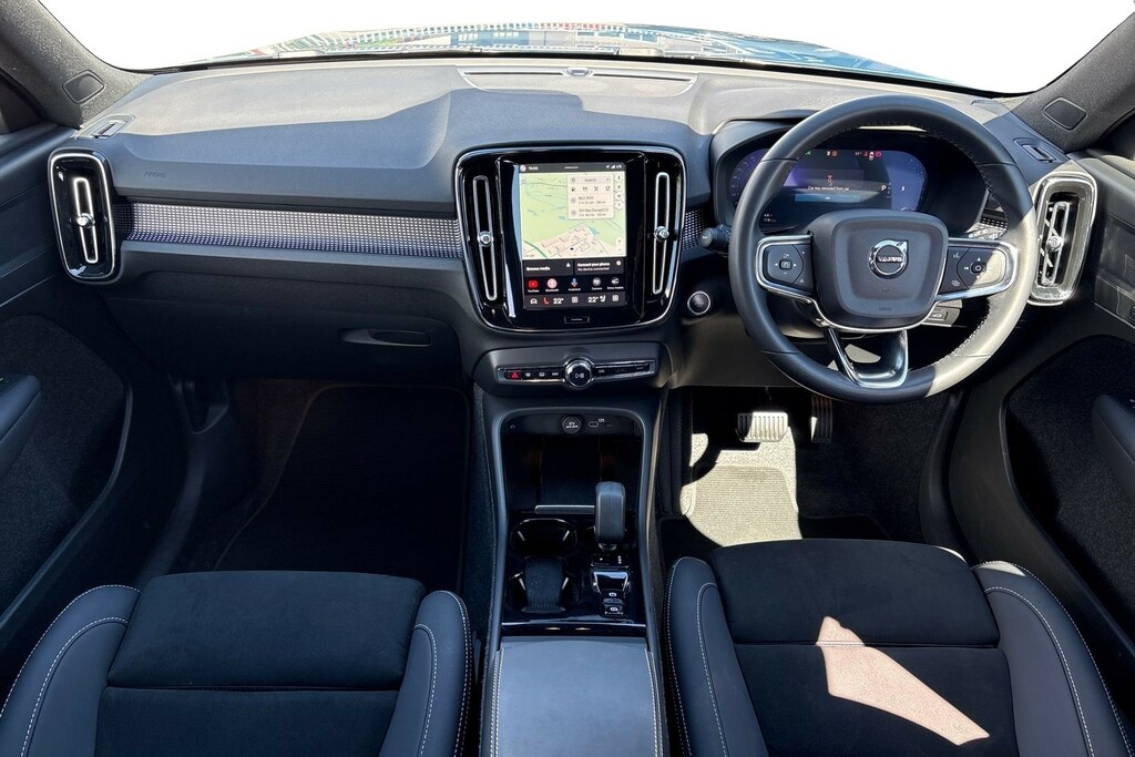 Volvo XC40 Plus Dark BD74DHJ Blue #6