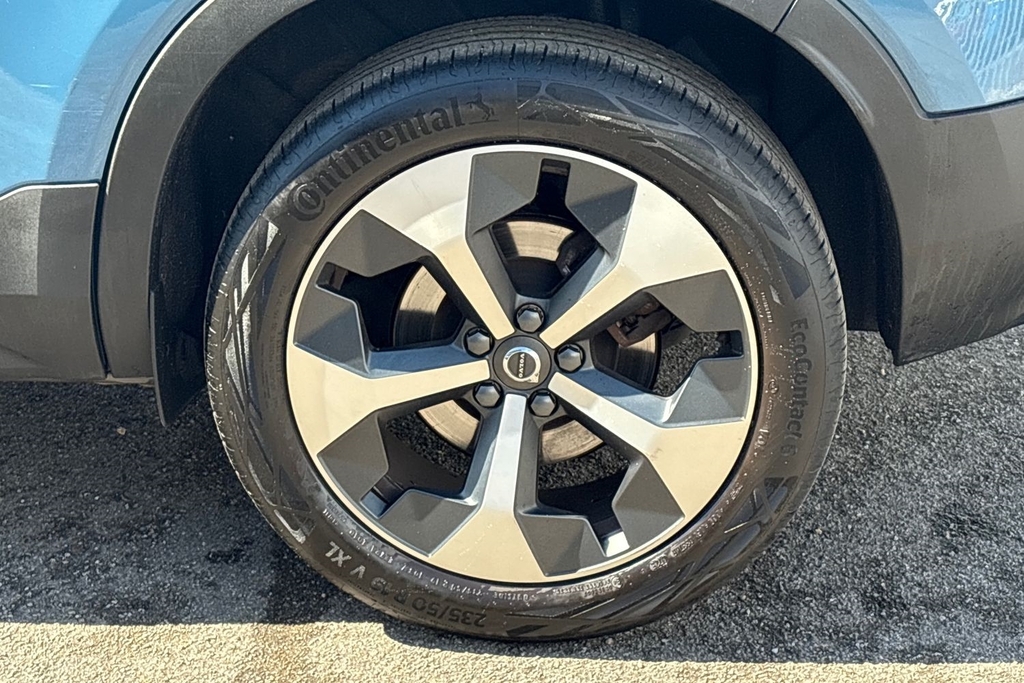 Volvo XC40 Plus Dark BD74DHJ Blue #5