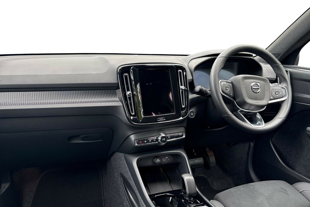 Volvo XC40 Plus Dark GF25NZP Green #2