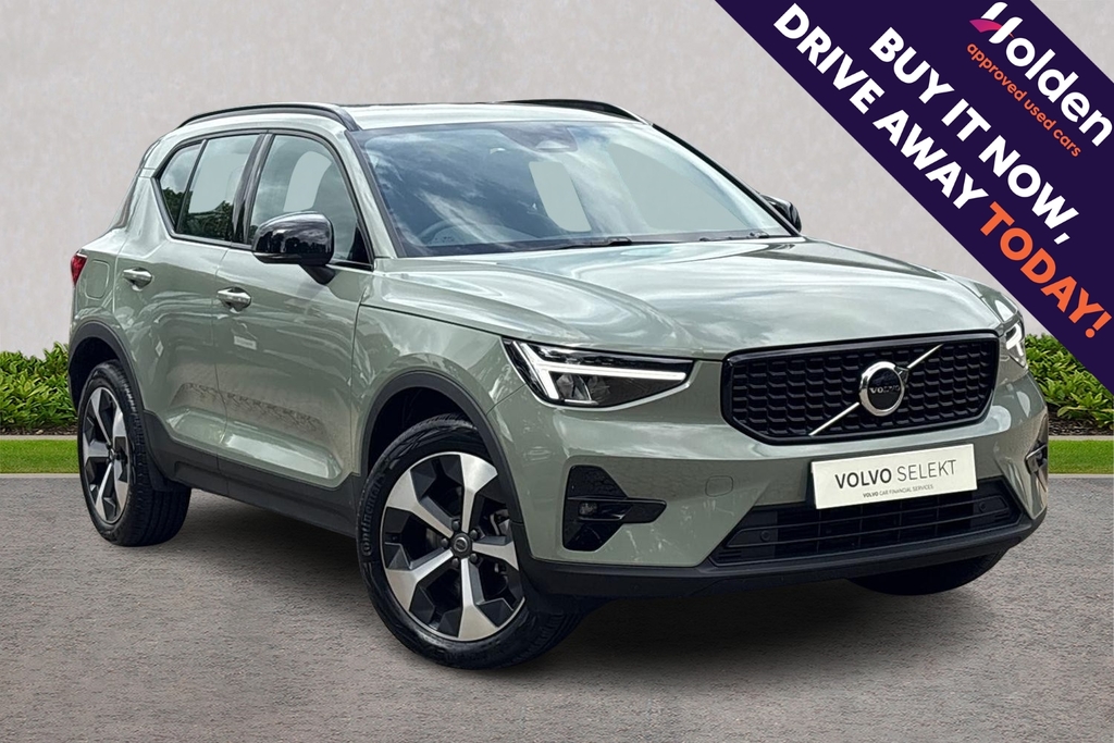 Volvo XC40 Plus Dark Green
