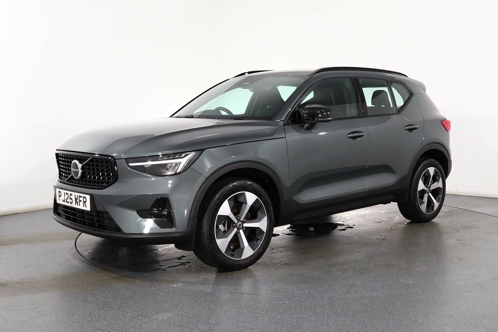 Volvo XC40 Plus Dark PJ25WFR Green #3
