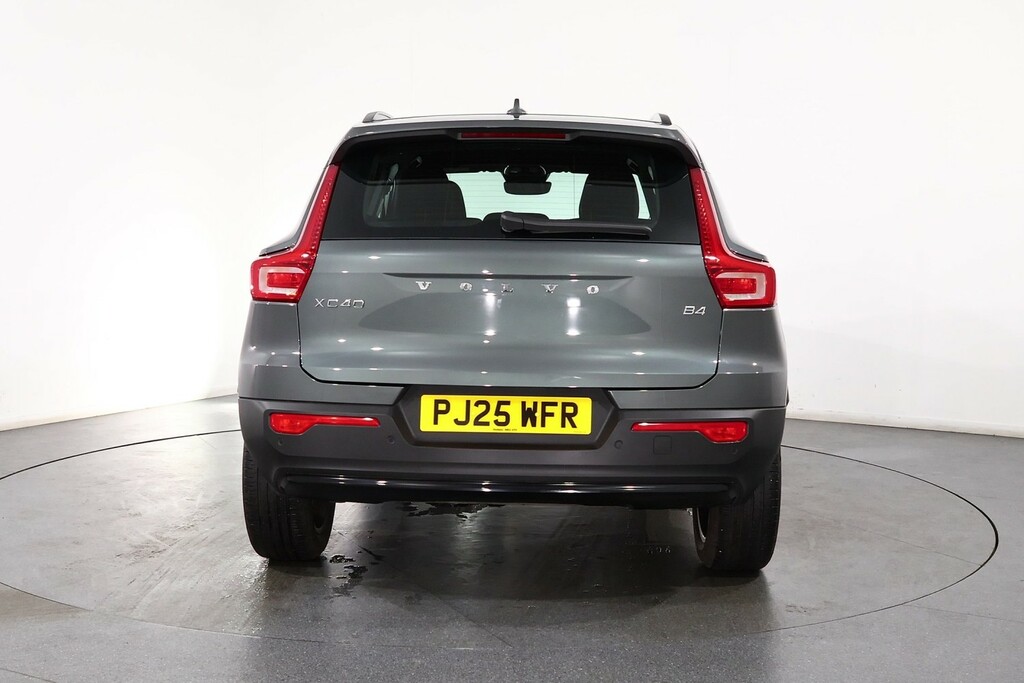Volvo XC40 Plus Dark PJ25WFR Green #6