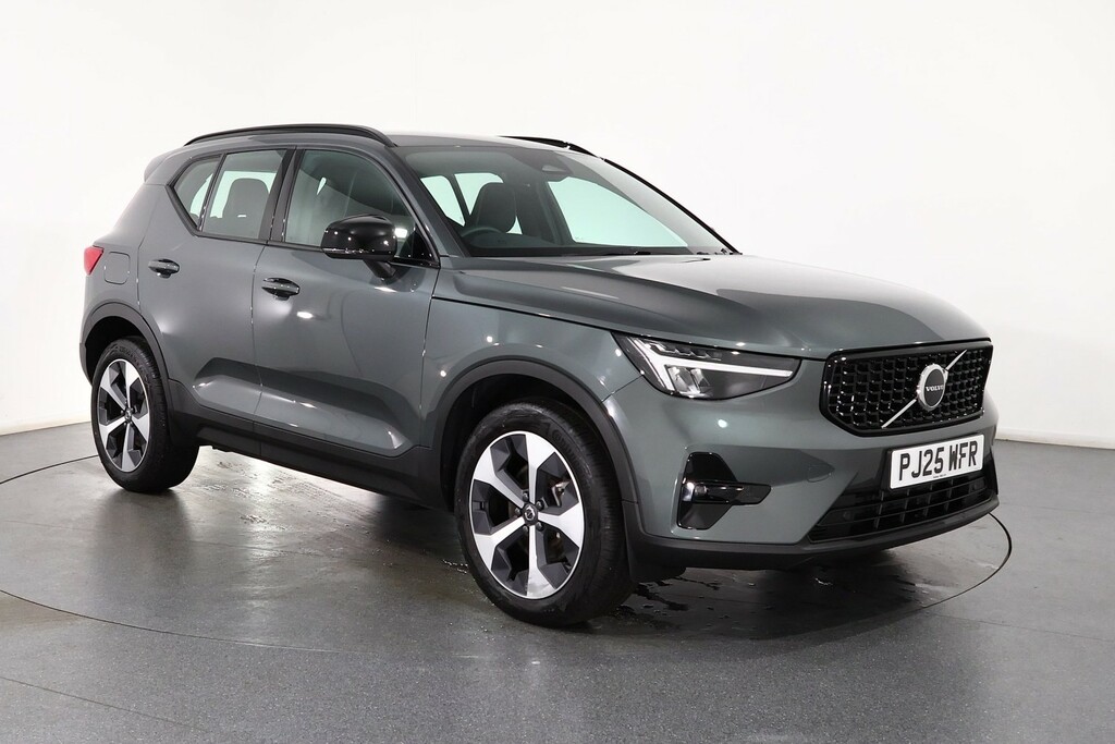 Volvo XC40 Plus Dark Green