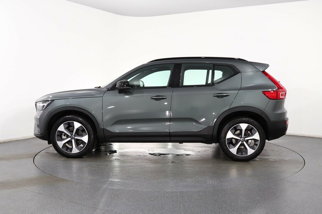 Volvo XC40 Plus Dark PJ25WFR Green #4