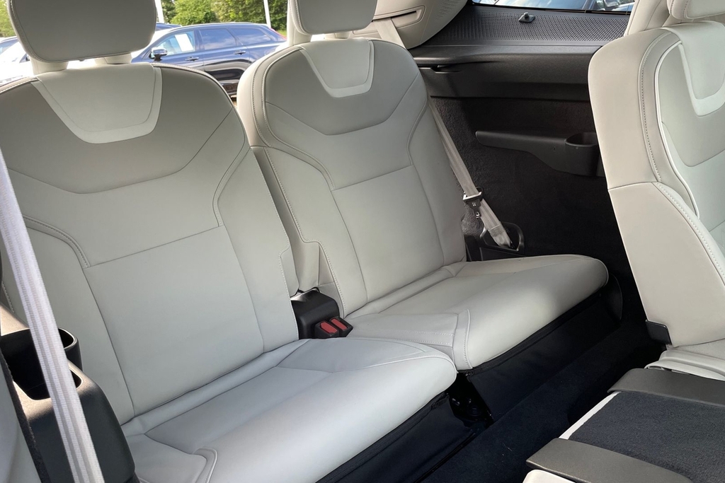 Volvo EX90 Ultra Black #32