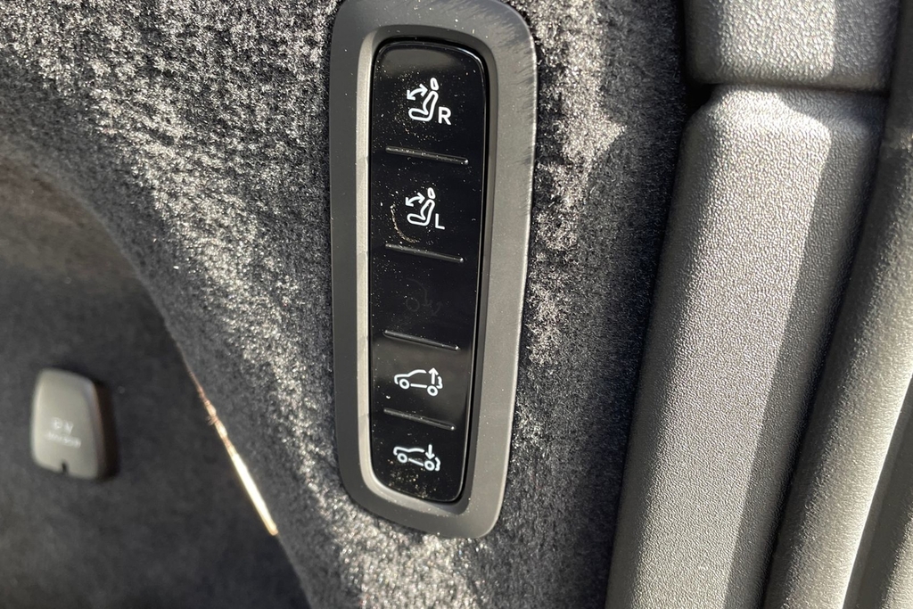 Volvo EX90 Ultra Black #30