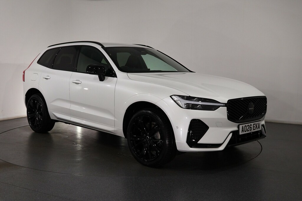 Volvo XC60 Plus Black Edition White