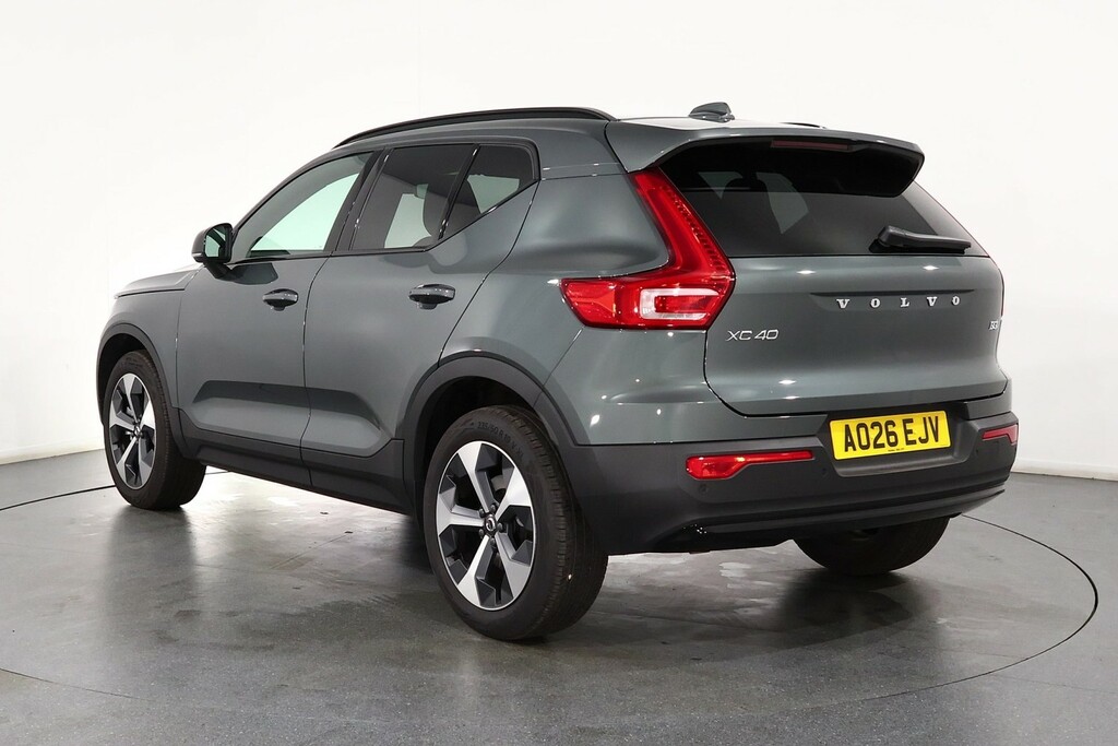 Volvo XC40 Plus Dark AO26EJV Green #5