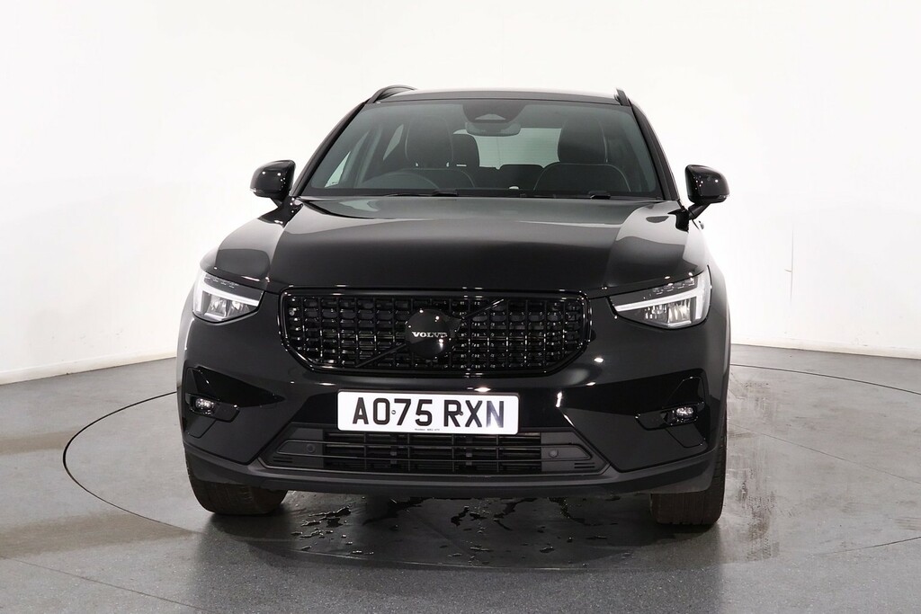 Volvo XC40 Plus Black Edition AO75RXN Black #2