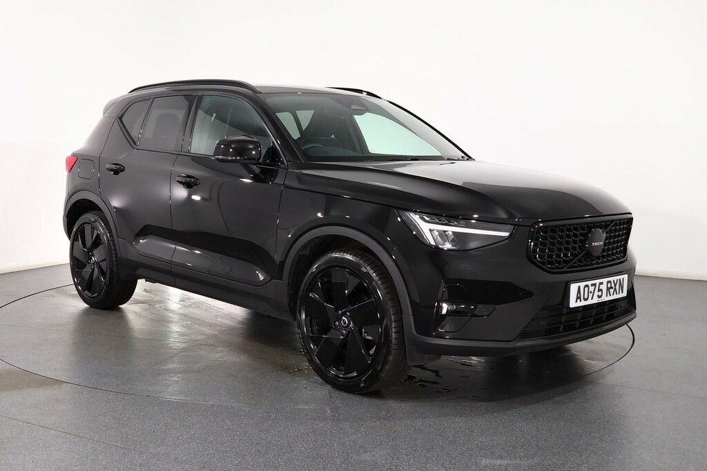 Volvo XC40 Plus Black Edition Black