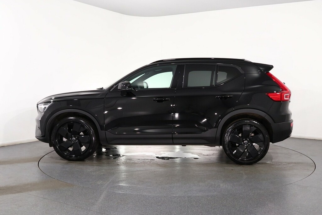 Volvo XC40 Plus Black Edition AO75RXN Black #4