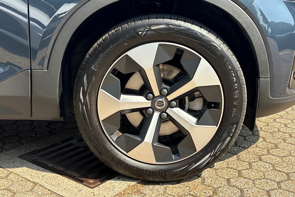 Volvo XC40 Plus Dark CF25ZHH Blue #5