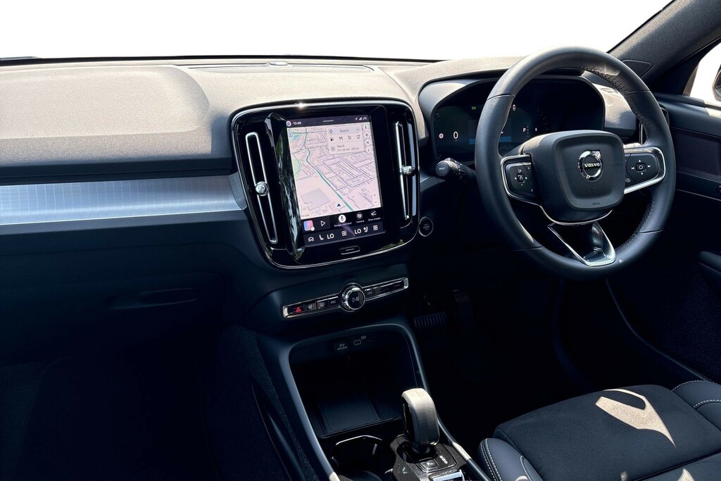 Volvo XC40 Plus Dark CF25ZHH Blue #2