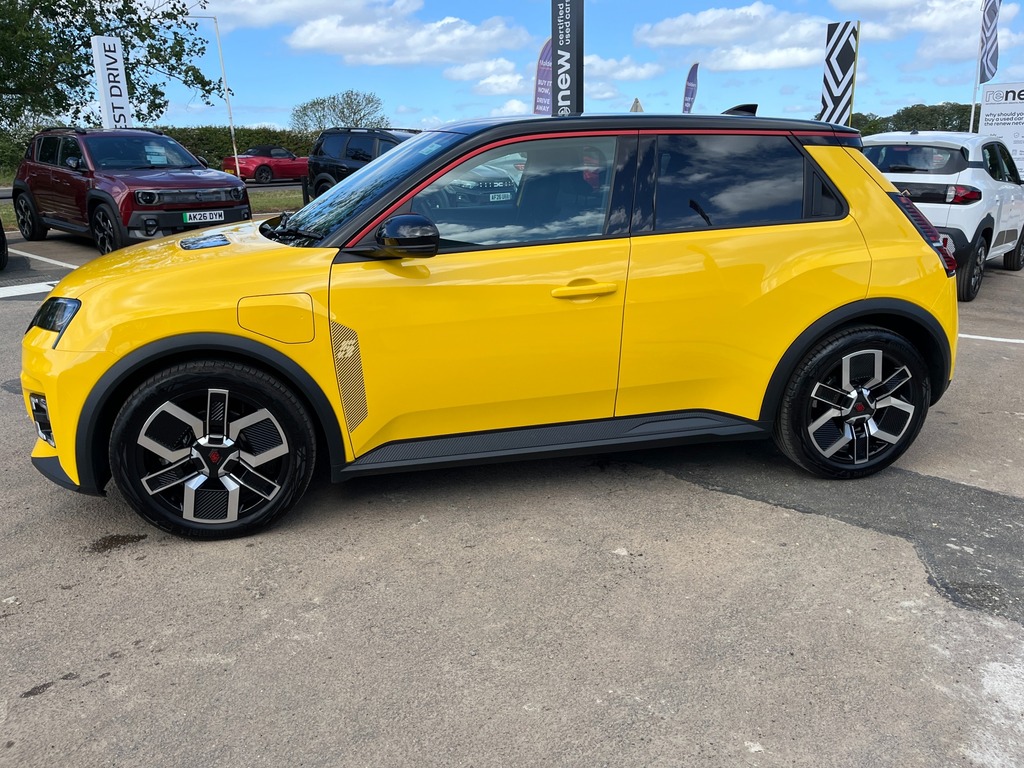 Renault 5 E-Tech Electric Yellow #4